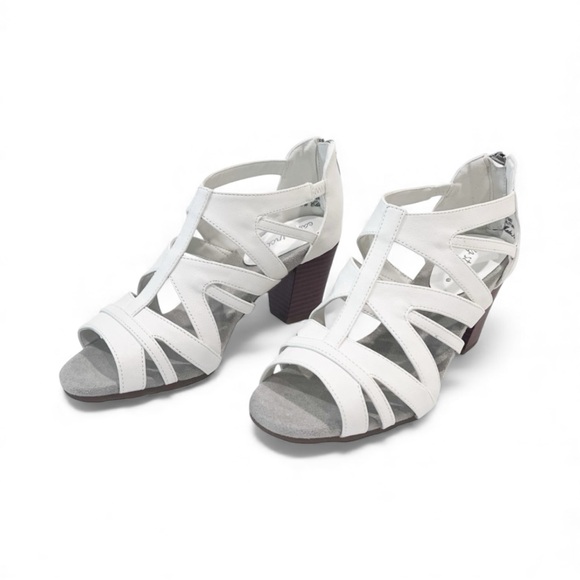 Easy Street Amaze Strappy Block Heel Sandals Back Zip White 7.5 Wide NEW - Picture 5 of 16